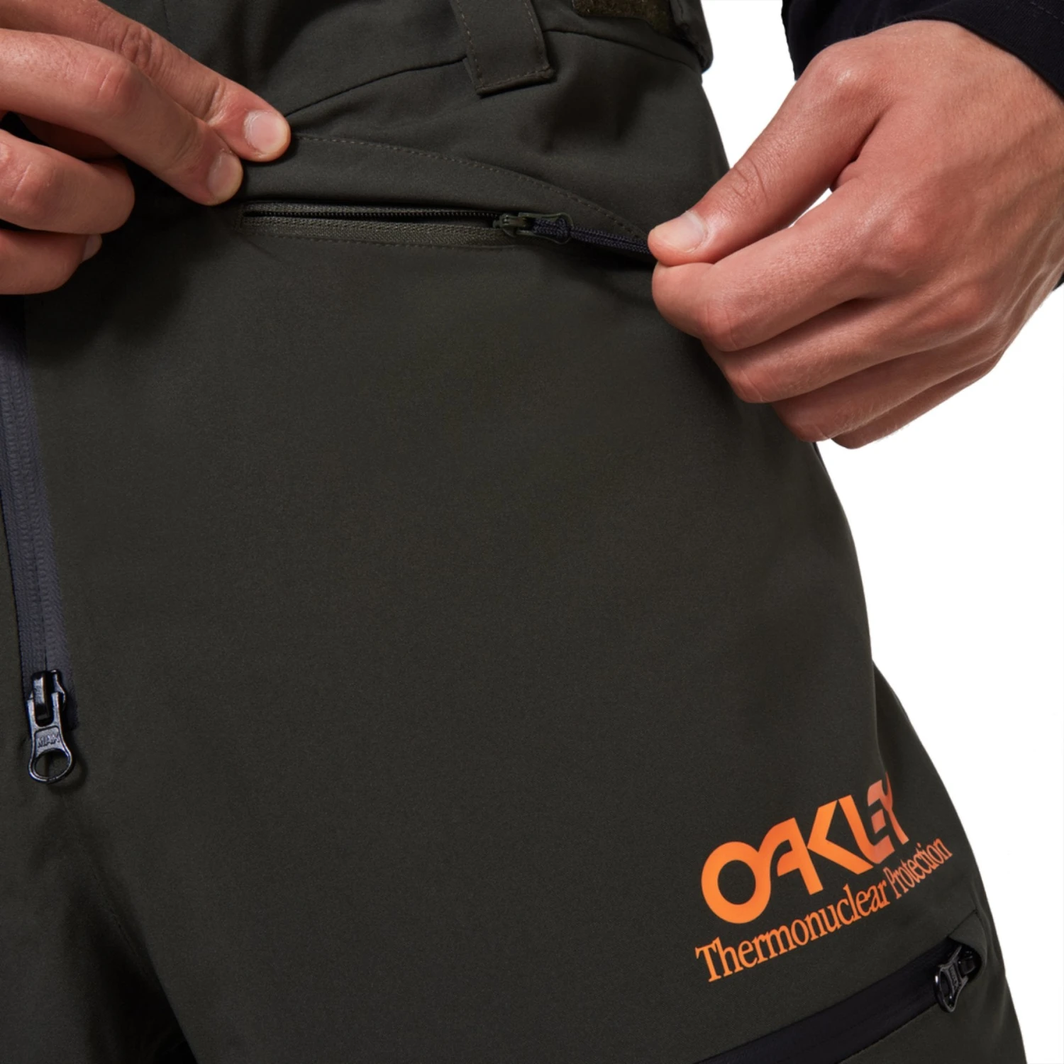 Oakley TNP Shell Bib - Image 9